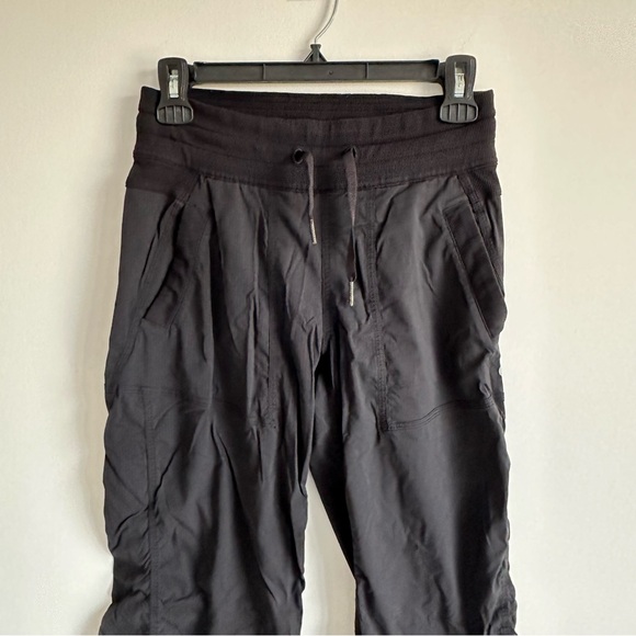 Lululemon crop black pants - Picture 5 of 7